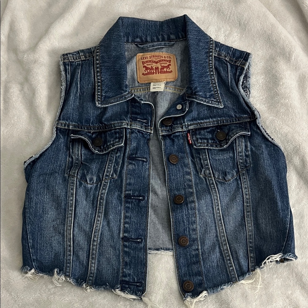 Levi's Classic Blue Denim Sleeveless Jacket